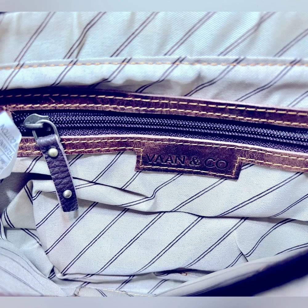 Vaan & Co. Excellent Shape! Upcycled! Leather Medium Crossbody Women’s Purse - Picture 10 of 10